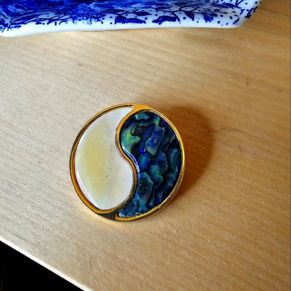 Vintage Ying & Yan Brooch - Picture 1 of 5